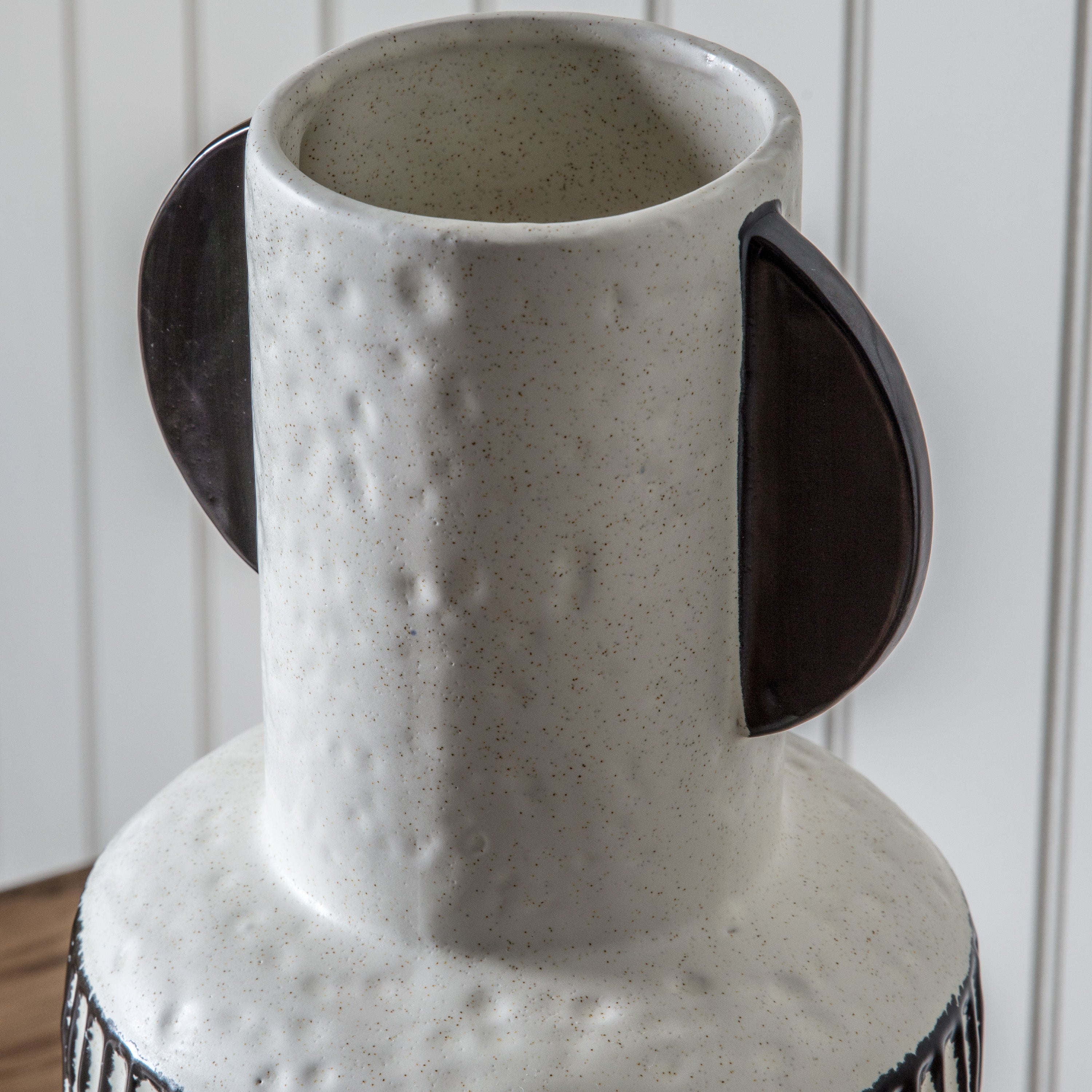 Ostello Monochrome Ribbed Stone Vase | Large